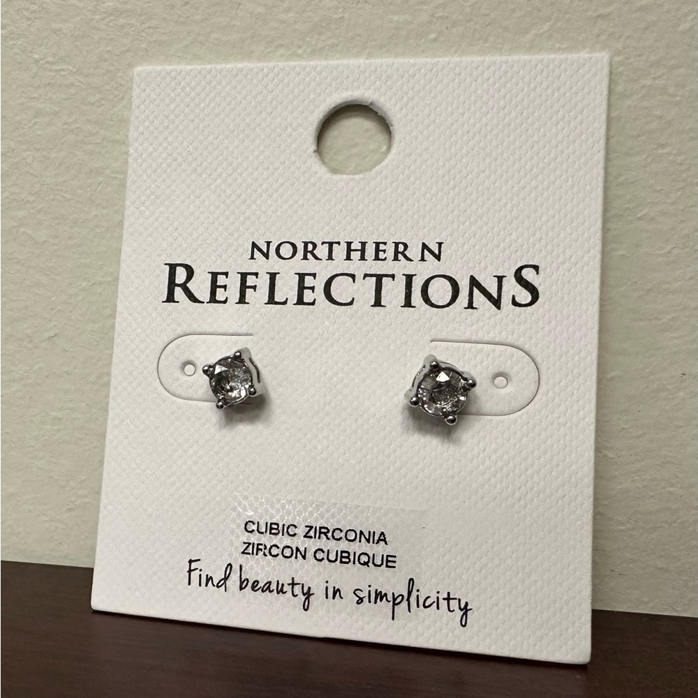 Northern Reflections NWT Silver Tone Cubic Zirconia Stud Earrings - Picture 3 of 5